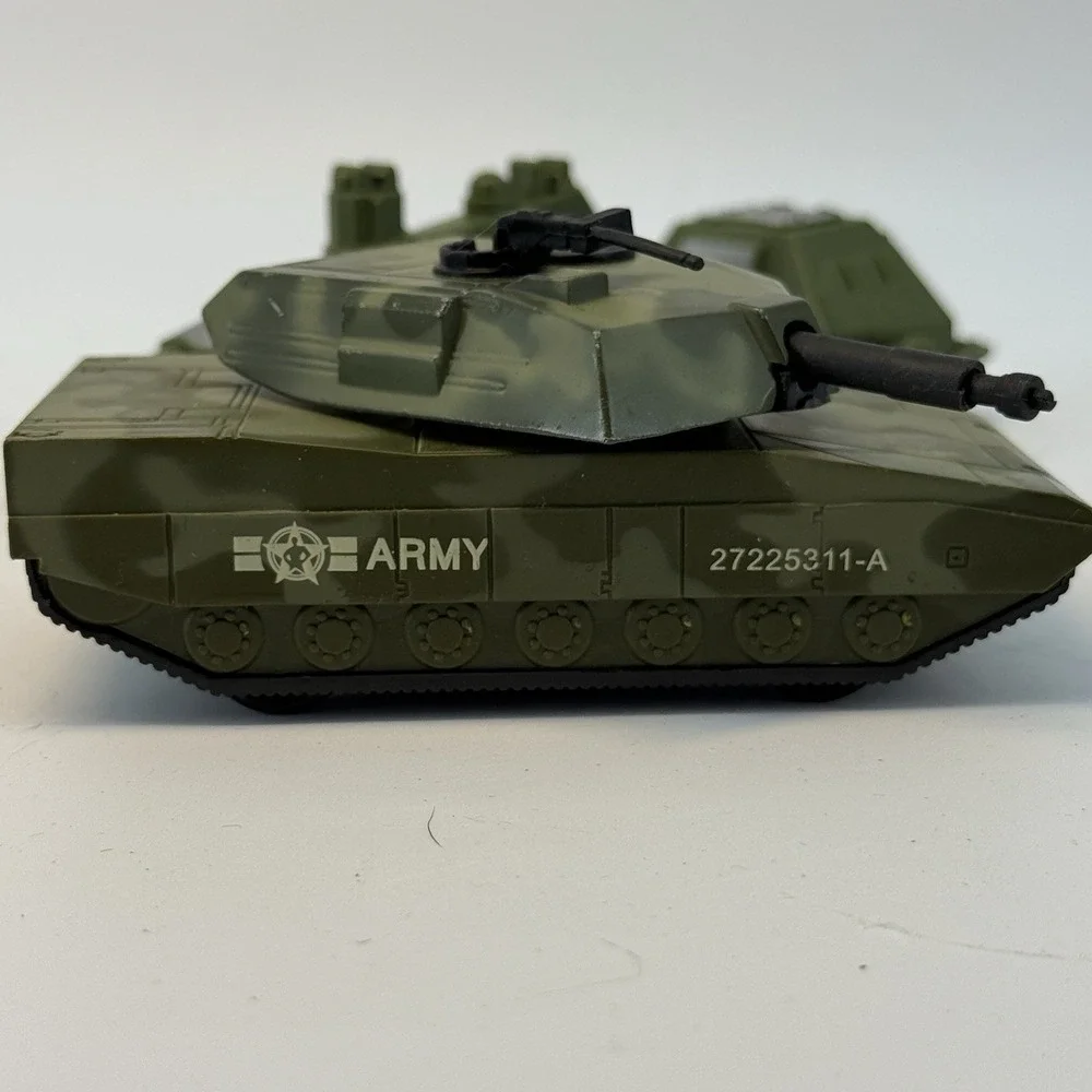 Maisto AH-64 Apache‎ Helicopter Diecast Model 7in United States Army Green Tank